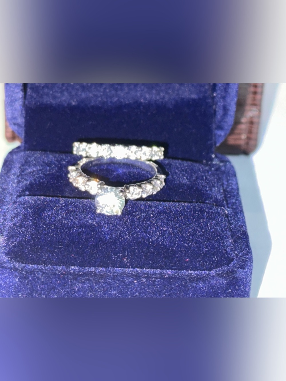 White Gold Solitaire and Accent Diamond Engagement Ring - 14k white gold - Picture 2 of 3